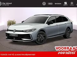 Zilver Nieuw 2025 VW Passat R-line Edition Stationwagen | € 55.995 (Goede deal)