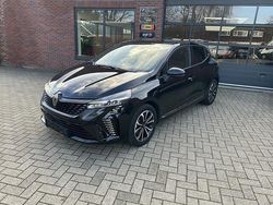 Zwart Gebruikt 2024 Renault Clio V Techno Hatchback | € 21.950 (Eerlijke prijs)