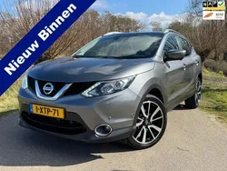 Grijs, metallic lak Gebruikt 2014 Nissan Qashqai Tekna SUV | € 12.950 (Eerlijke prijs)