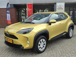 Goud Gebruikt 2024 Toyota Yaris Cross Active SUV | € 26.499 (Eerlijke prijs)