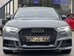 Grijs Gebruikt 2020 Audi A3 Sport Sedan | € 20.999 (Iets duurder)