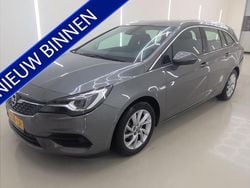 Grijs Gebruikt 2021 Opel Astra Elegance Stationwagen | € 17.995 (Goede deal)