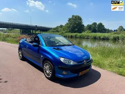 Blauw Gebruikt 2003 Peugeot 206 CC Cabriolet | € 2.250 (Eerlijke prijs)