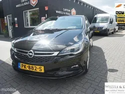 Zwart Gebruikt 2017 Opel Astra Edition Hatchback | € 8.995 (Goede deal)