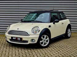 Wit Gebruikt 2010 Mini Cooper Business Hatchback | € 4.850 (Eerlijke prijs)