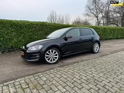 Zwart Gebruikt 2013 VW Golf VII Highline Hatchback | € 7.444 (Eerlijke prijs)