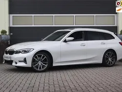 Wit Gebruikt 2020 BMW 320 Luxury Line Stationwagen | € 28.900 (Goede deal)