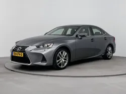 Grijs Gebruikt 2018 Lexus IS300h Business Edition Sedan | € 24.950 (Goede deal)