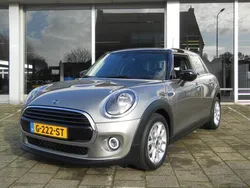Grijs, metallic lak Gebruikt 2019 Mini Cooper Business Hatchback | € 19.950 (Eerlijke prijs)