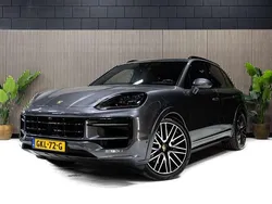 Grijs, metallic lak Gebruikt 2024 Porsche Cayenne Sport SUV | € 164.950