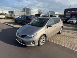 Bruin Gebruikt 2013 Toyota Auris Hybrid Hatchback | € 5.950 (Super prijs)