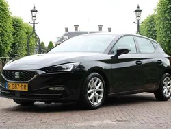 Zwart Gebruikt 2022 Seat Leon Reference Stationwagen | € 18.900 (Eerlijke prijs)