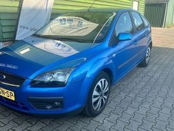 Blauw Gebruikt 2006 Ford Focus Hatchback | € 1.500 (Goede deal)
