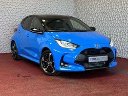 Blauw, metallic lak Nieuw 2025 Toyota Yaris Edition Hatchback | € 30.888 (Super prijs)