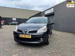 Grijs Gebruikt 2007 Renault Clio II Business Hatchback | € 1.999 (Eerlijke prijs)
