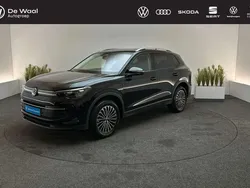 Zwart, metallic lak Nieuw 2025 VW Tiguan Edition SUV | € 48.695 (Super prijs)
