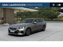 Grijs Nieuw 2025 BMW 530e Stationwagen | € 91.413 (Eerlijke prijs)