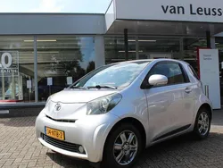 Grijs Gebruikt 2010 Toyota iQ Hatchback | € 4.490 (Eerlijke prijs)