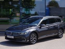 Grijs, metallic lak Gebruikt 2022 VW Passat GTE Stationwagen | € 22.950 (Goede deal)