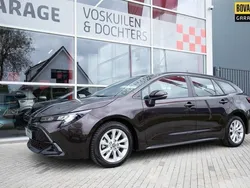 Bruin, metallic lak Gebruikt 2024 Toyota Corolla Stationwagen | € 29.950 (Eerlijke prijs)