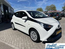Wit Gebruikt 2020 Toyota Aygo X-play Hatchback | € 8.950 (Goede deal)