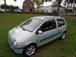 Grijs, metallic lak Gebruikt 2001 Renault Twingo Hatchback | € 698 (Goede deal)