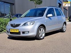 Grijs Gebruikt 2004 Mazda 2 Touring MPV | € 999