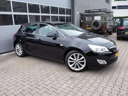 Zwart Gebruikt 2010 Opel Astra Cosmo Hatchback | € 5.250 (Eerlijke prijs)
