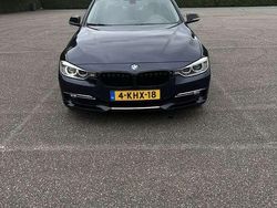 Blauw Gebruikt 2013 BMW 320 Luxury Line Sedan | € 8.250 (Goede deal)