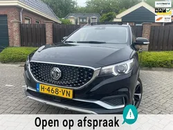 Zwart Gebruikt 2020 MG ZS Luxury Sedan | € 12.850 (Goede deal)