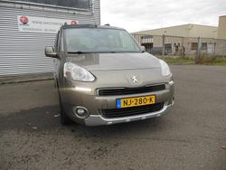 Bruin Gebruikt 2013 Peugeot Partner Access Van | € 9.950