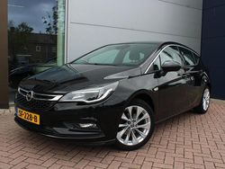 Zwart Gebruikt 2017 Opel Astra Innovation Hatchback | € 15.900 (Eerlijke prijs)