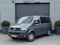 Grijs, metallic lak Gebruikt 2015 VW Caravelle Comfortline MPV | € 19.990