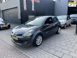 Grijs Gebruikt 2006 Renault Clio II Dynamique Hatchback | € 1.999 (Eerlijke prijs)