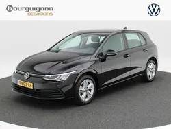 Zwart Gebruikt 2023 VW Golf VIII Life Hatchback | € 25.850 (Eerlijke prijs)