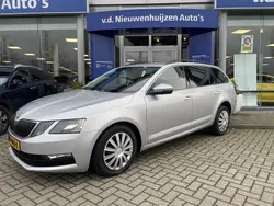 Grijs, metallic lak Gebruikt 2018 Skoda Octavia Business Line Stationwagen | € 17.950 (Eerlijke prijs)