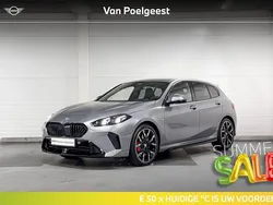 Skyscraper (licht grijs) Gebruikt 2024 BMW 120 Shadowline Hatchback | € 43.900 (Super prijs)