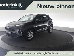 Zwart Gebruikt 2024 Toyota Yaris Cross Active SUV | € 26.890 (Goede deal)
