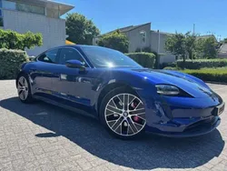 Blauw Gebruikt 2020 Porsche Taycan 4S Performance Package Sedan | € 58.950