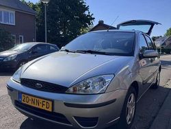 Gebruikt 2003 Ford Focus Futura Sedan | € 1.200 (Eerlijke prijs)
