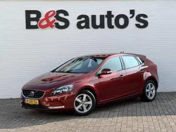 Rood, metallic lak Gebruikt 2013 Volvo V40 Momentum Stationwagen | € 11.400 (Eerlijke prijs)