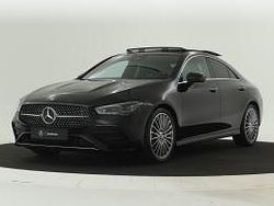 Donker kosmoszwart metaalkleur metallic Nieuw 2024 Mercedes CLA180 AMG line Plus Sedan | € 55.618 (Duur)