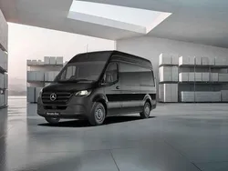 Zwart Nieuw 2025 Mercedes Sprinter Van | € 63.950