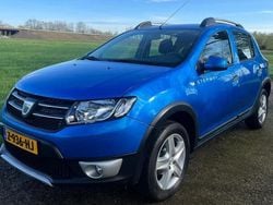 Blauw Gebruikt 2015 Dacia Sandero Stepway Hatchback | € 7.350 (Eerlijke prijs)