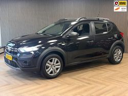 Zwart Gebruikt 2023 Dacia Sandero Expression Hatchback | € 14.995 (Goede deal)