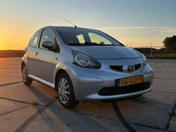 Zilver Gebruikt 2007 Toyota Aygo Hatchback | € 1.800 (Eerlijke prijs)