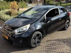 Zwart Gebruikt 2012 Kia Rio Plus MPV | € 7.250 (Eerlijke prijs)