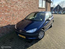 Blauw Gebruikt 2001 Peugeot 206 Hatchback | € 1.950 (Duur)