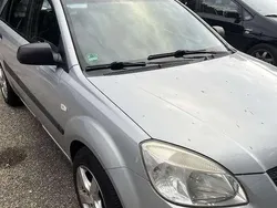 Grijs Gebruikt 2006 Kia Rio MPV | € 1.200 (Eerlijke prijs)