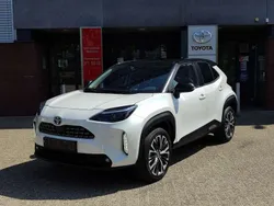 Zwart, metallic lak Gebruikt 2022 Toyota Yaris Cross Executive SUV | € 28.900 (Eerlijke prijs)